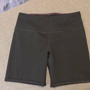 Calvin Klein size Large work out short